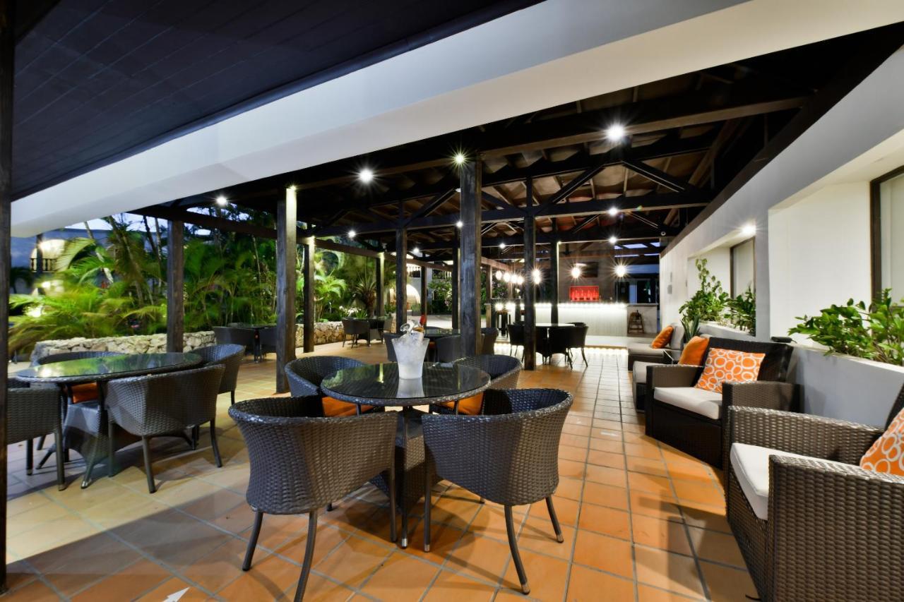 Talk Of The Town Beach Hotel & Beach Club By Gh Hoteles Oranjestad Exterior foto