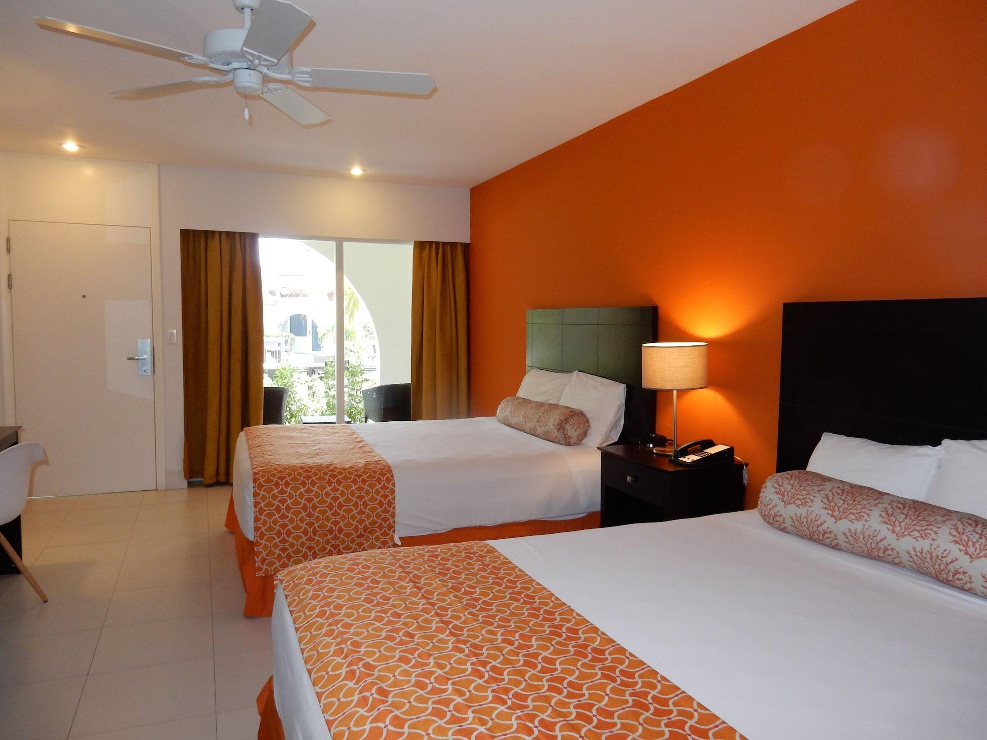 Talk Of The Town Beach Hotel & Beach Club By Gh Hoteles Oranjestad Exterior foto