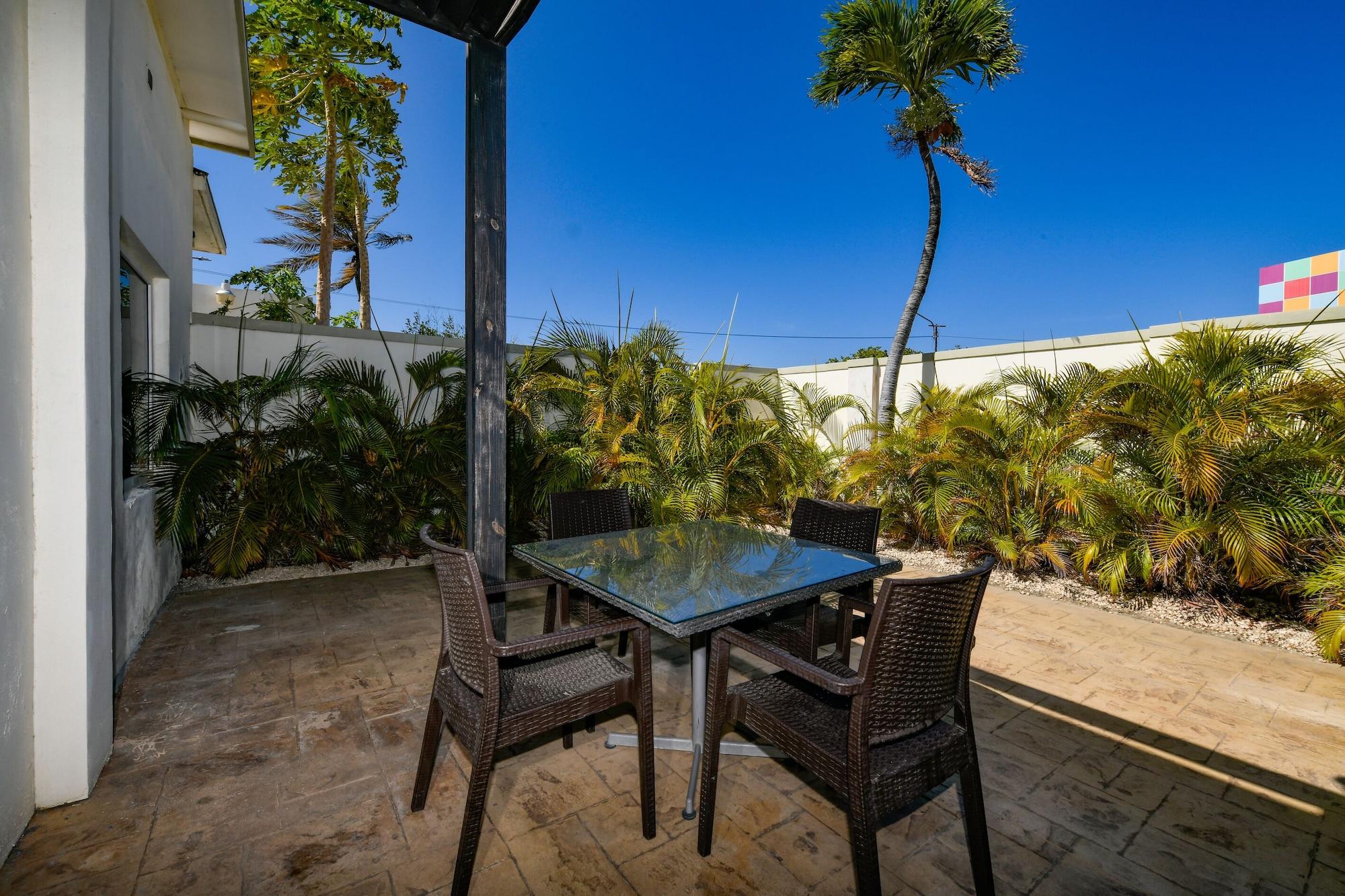 Talk Of The Town Beach Hotel & Beach Club By Gh Hoteles Oranjestad Exterior foto
