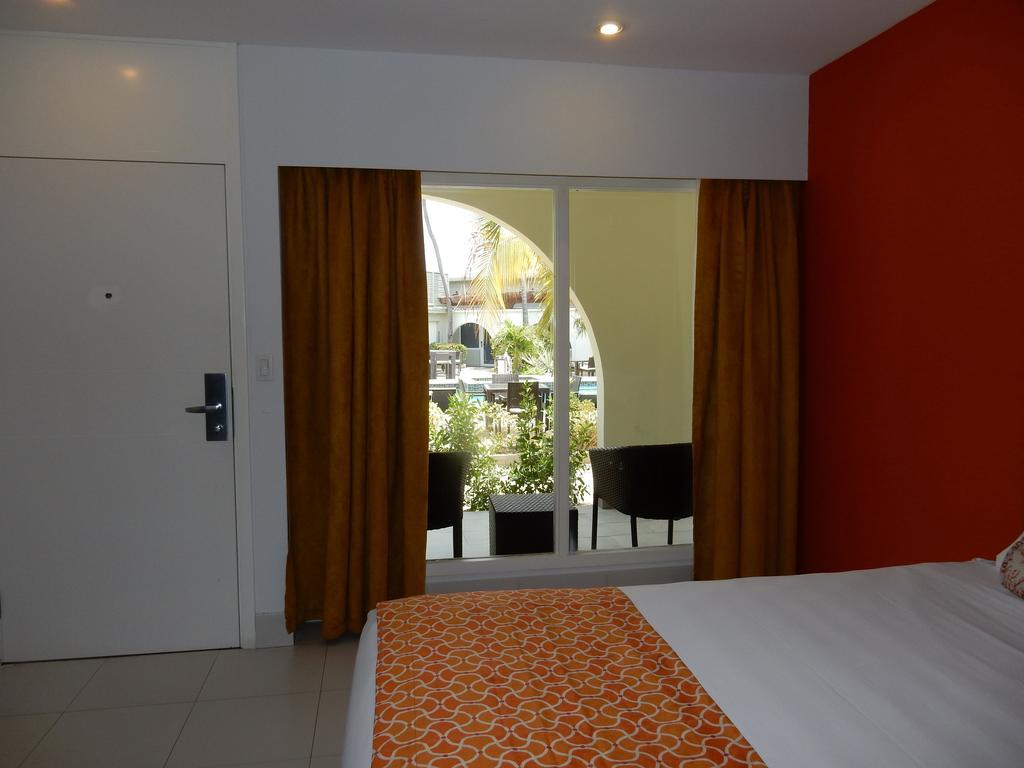 Talk Of The Town Beach Hotel & Beach Club By Gh Hoteles Oranjestad Exterior foto