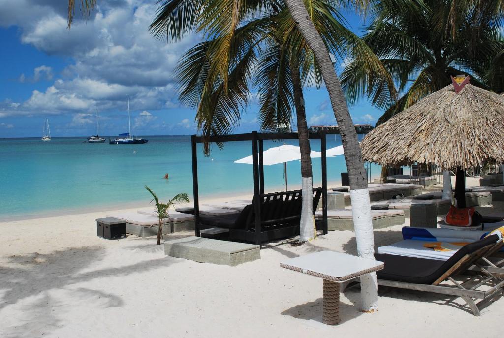 Talk Of The Town Beach Hotel & Beach Club By Gh Hoteles Oranjestad Exterior foto